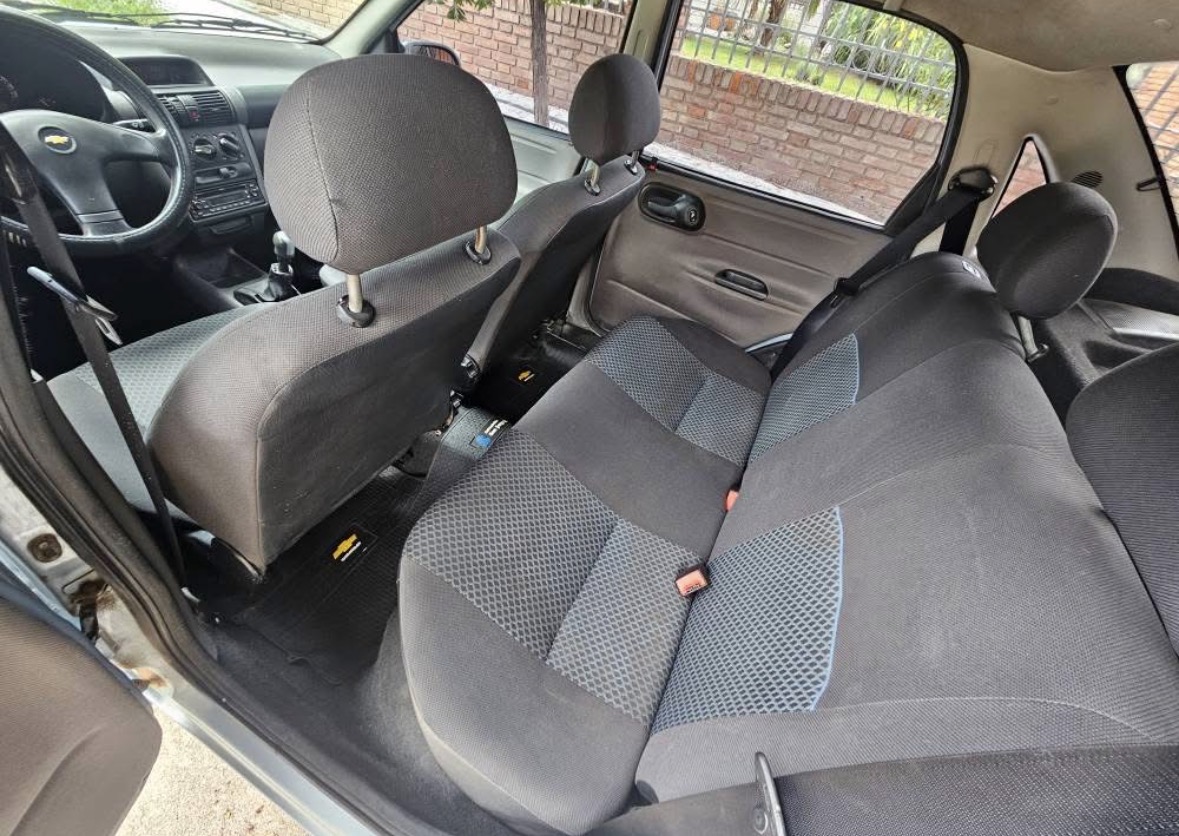 Chevrolet Classic 1.4 LT Spirit - Foto 11