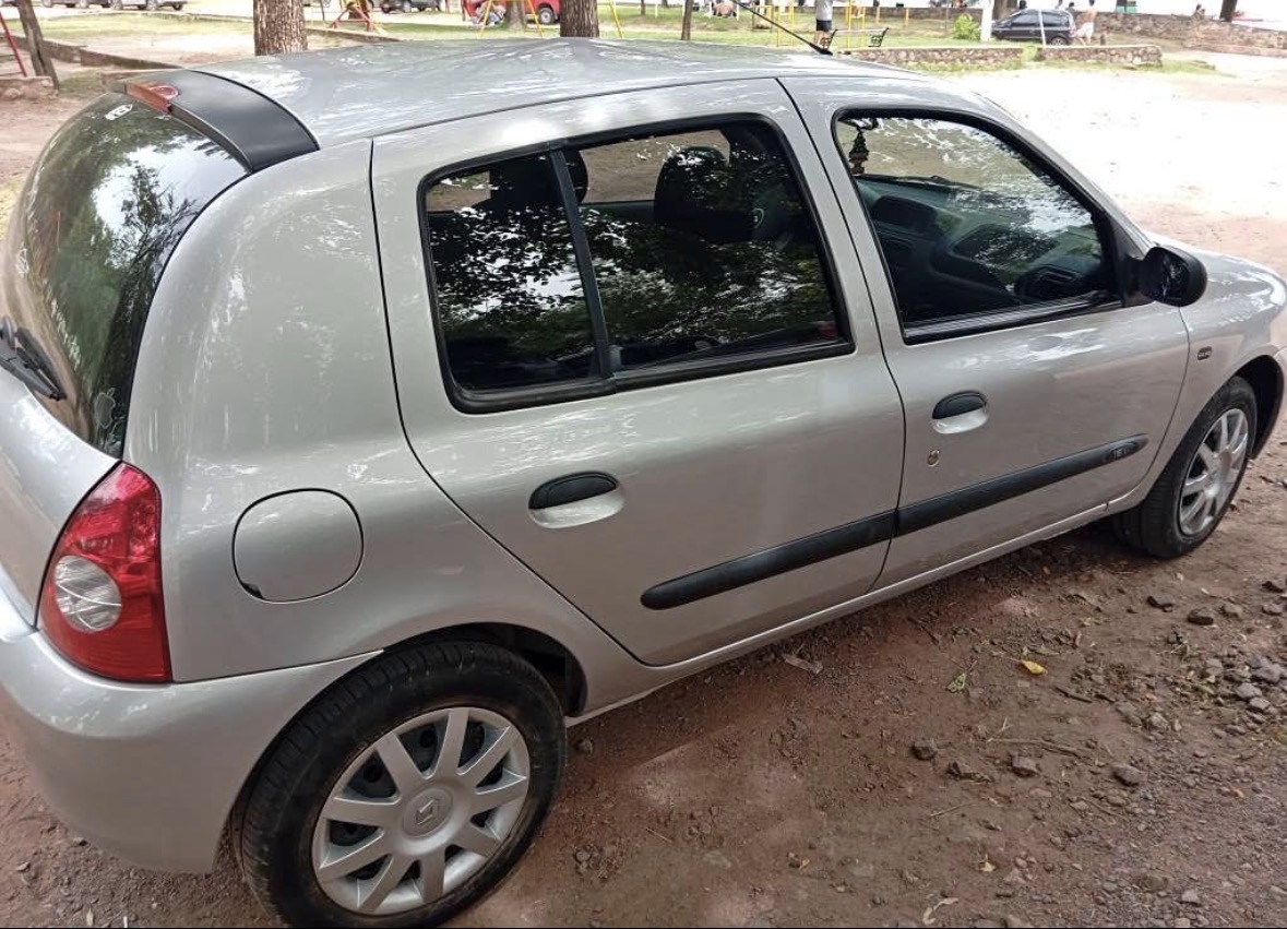 Renault Clio 2011 1.2 16V - Foto 2