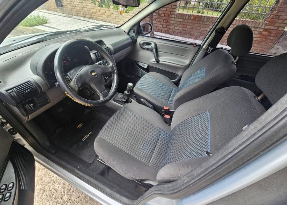 Chevrolet Classic 1.4 LT Spirit - Foto 10