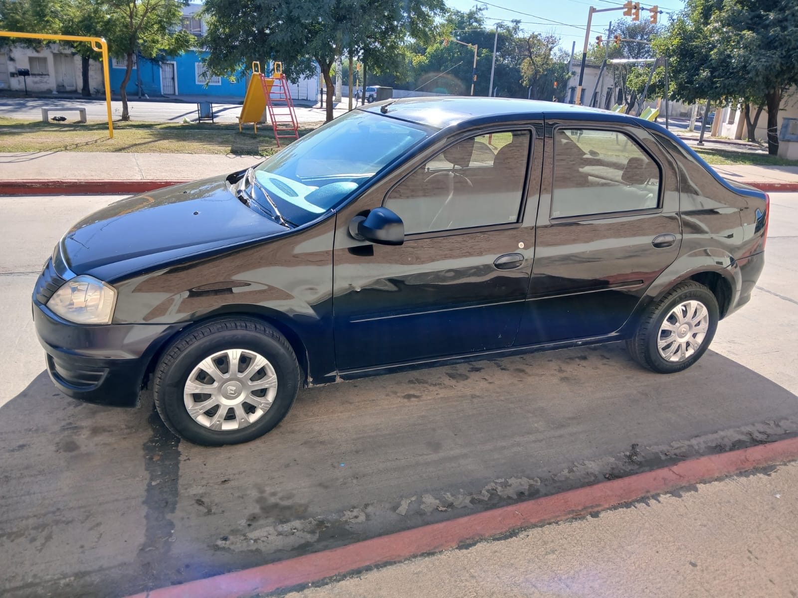 Renault Logan 2010 GNC - Foto 3