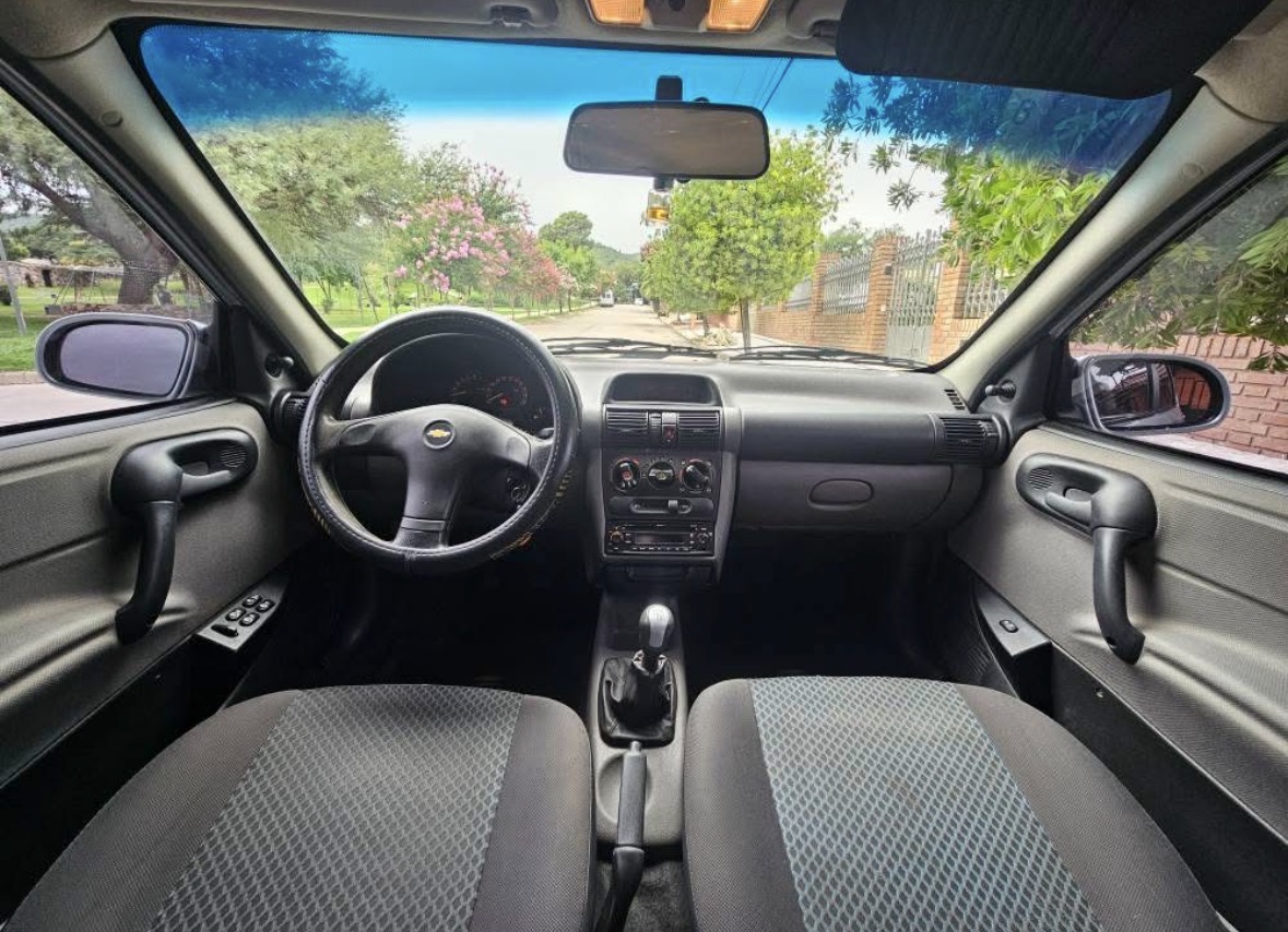 Chevrolet Classic 1.4 LT Spirit - Foto 8