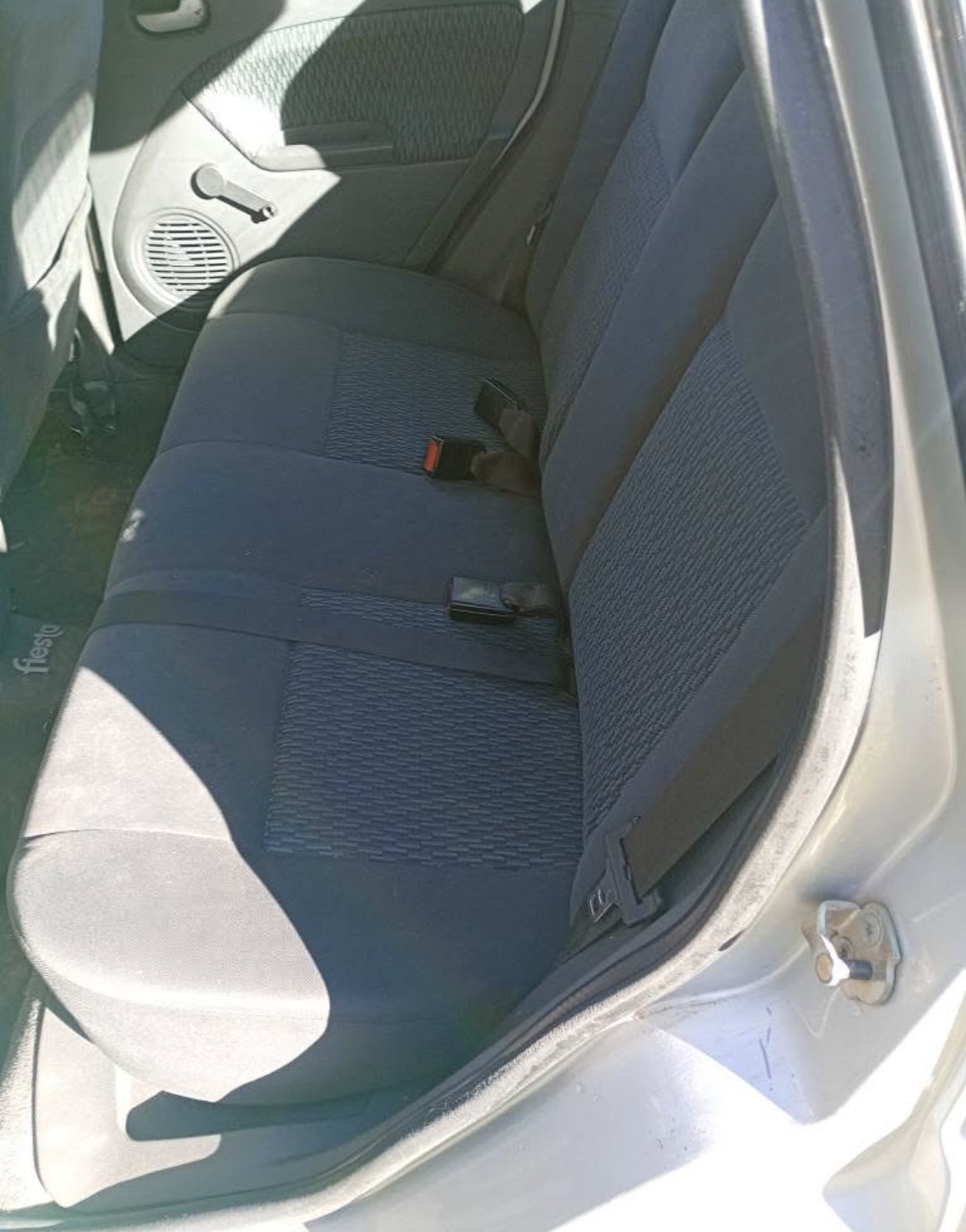 Ford Fiesta 2006 1.6 Nafta - Foto 7